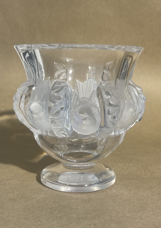 Ваза dampierre LALIQUE