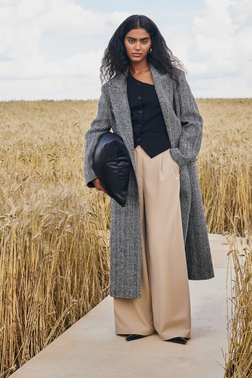 Пальто цв. ёлочка черно-белая арт.м-575