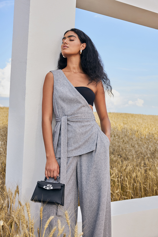 Жилет корсет ассиметричный на завязках цв. ёлочка-серая арт. м-599