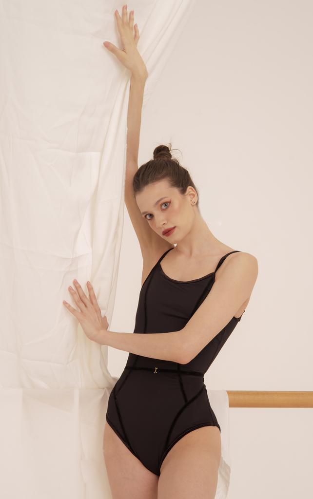 JOLIE NOIR