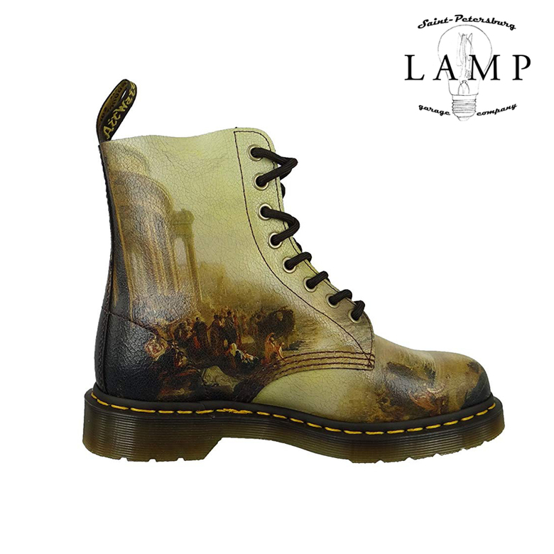 Dr. Martens Pascal 8 Eye Boot