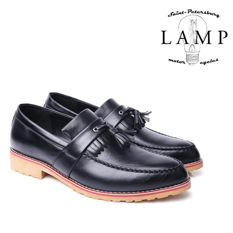 Tassel black leather loafers 610