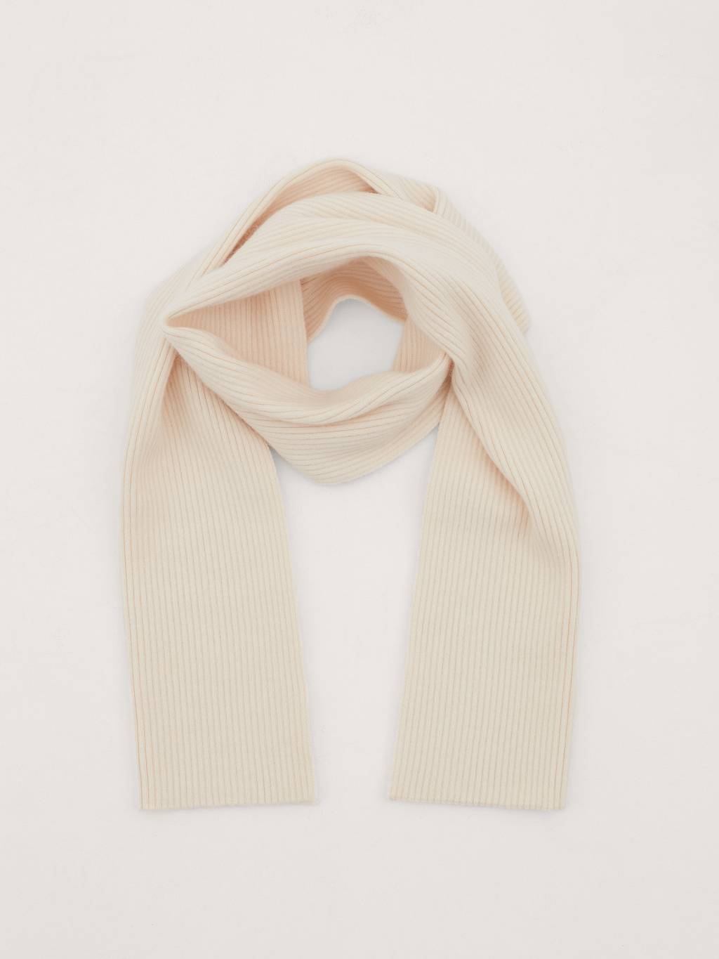 Шарф кремового цвета
