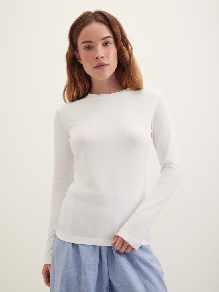 Лонгслив белого цвета