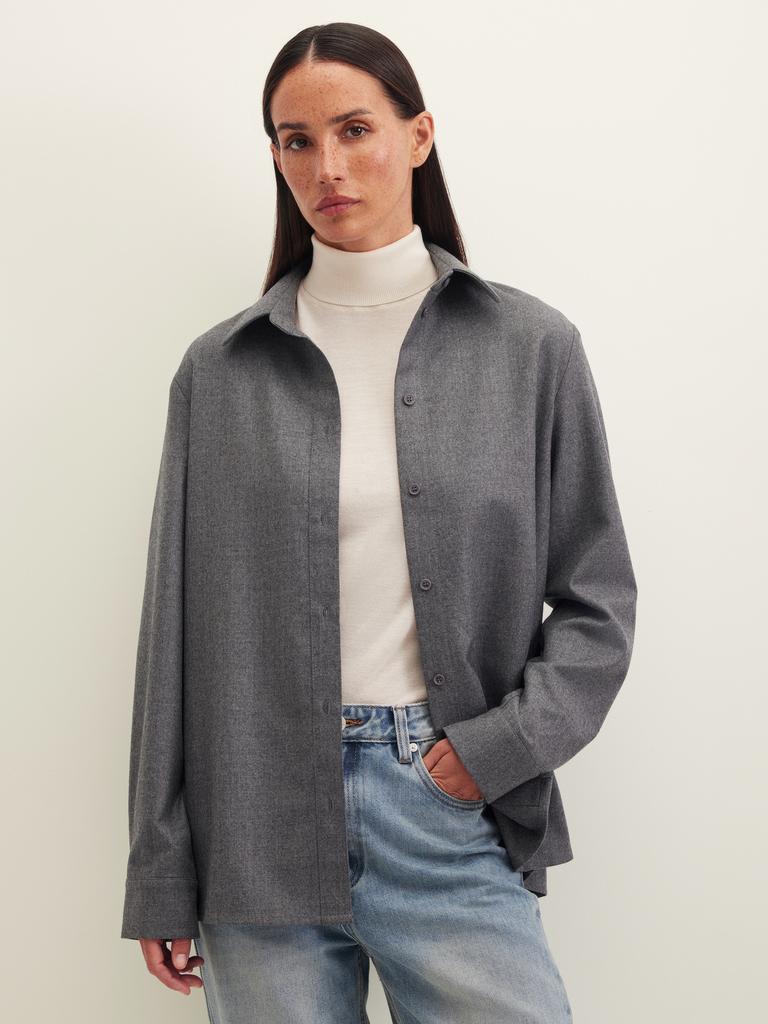 Рубашка из шерсти серого цвета