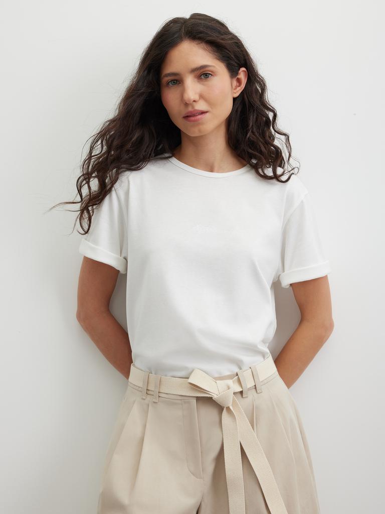 Футболка с вышивкой