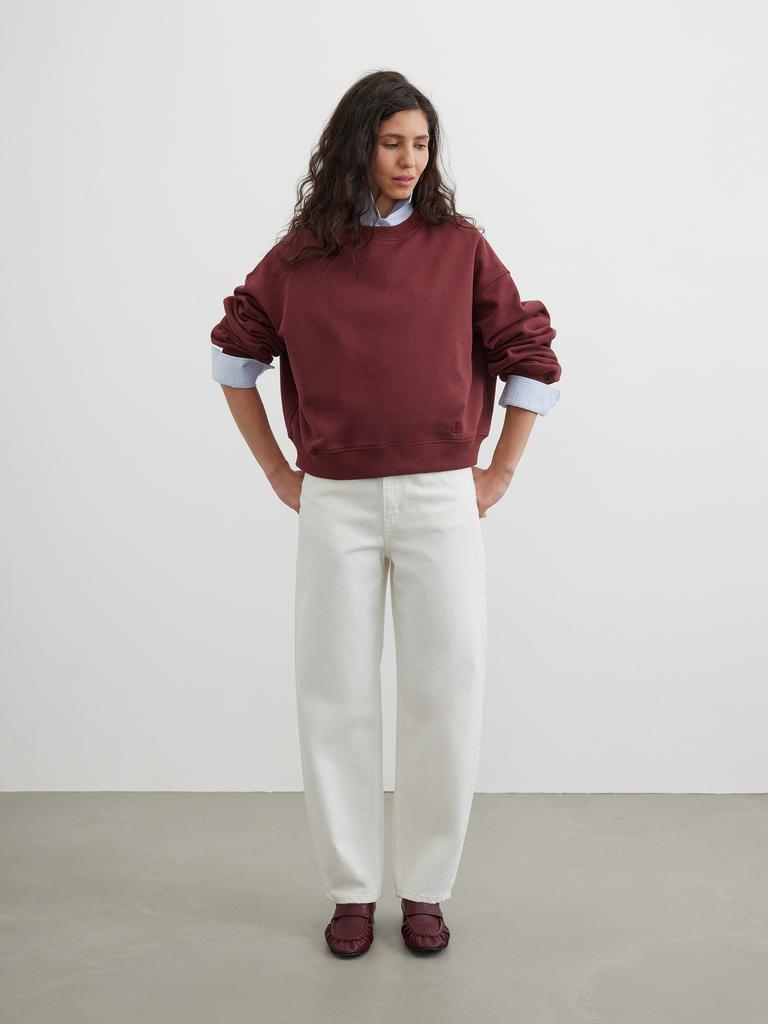 Свитшот с вышивкой