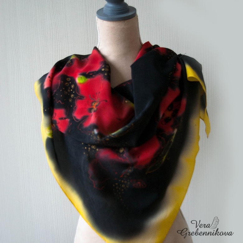 Платок. "Красные маки"