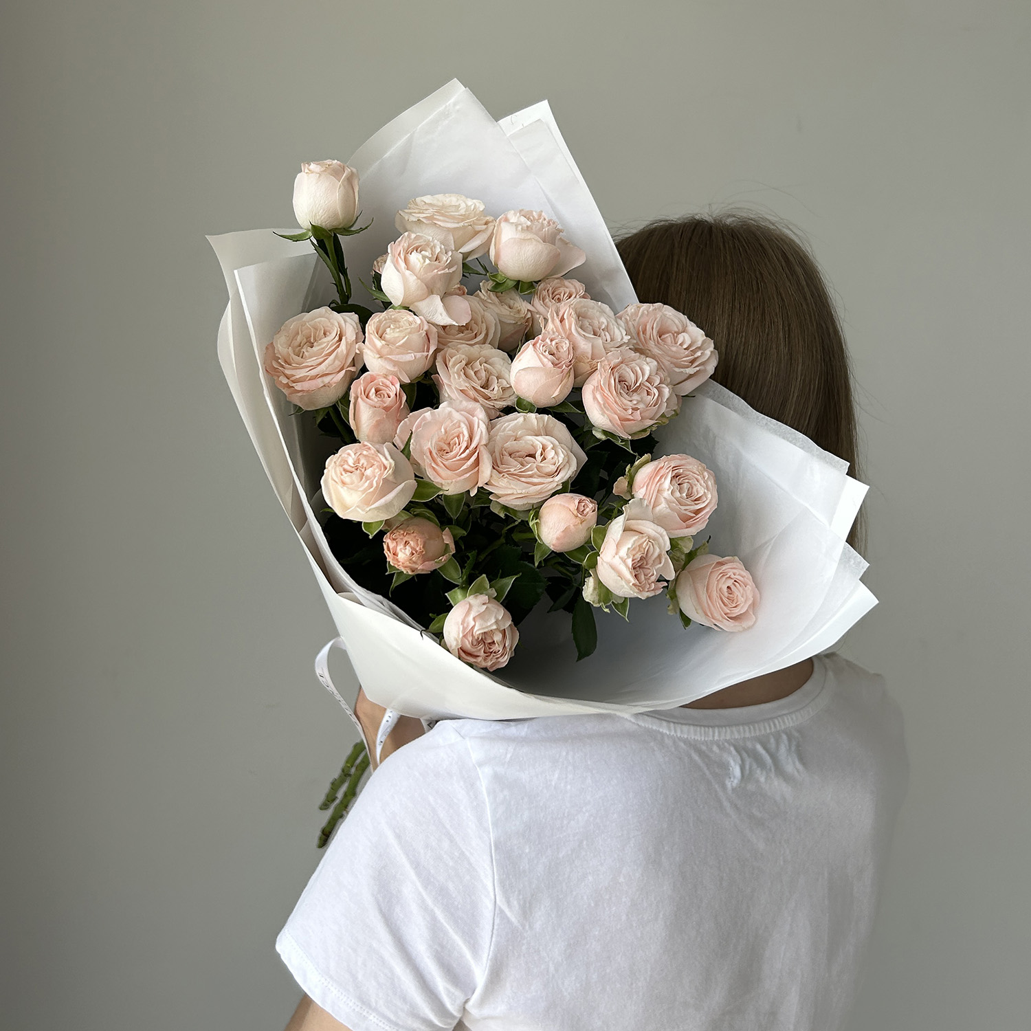 Букет 5 пионовидных кустовых роз