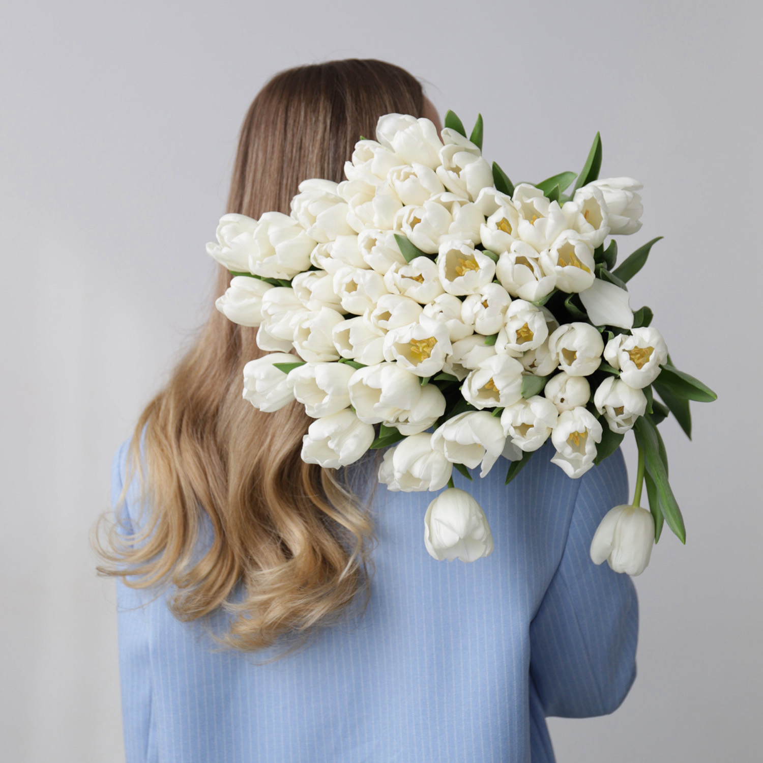 Букет белых тюльпанов