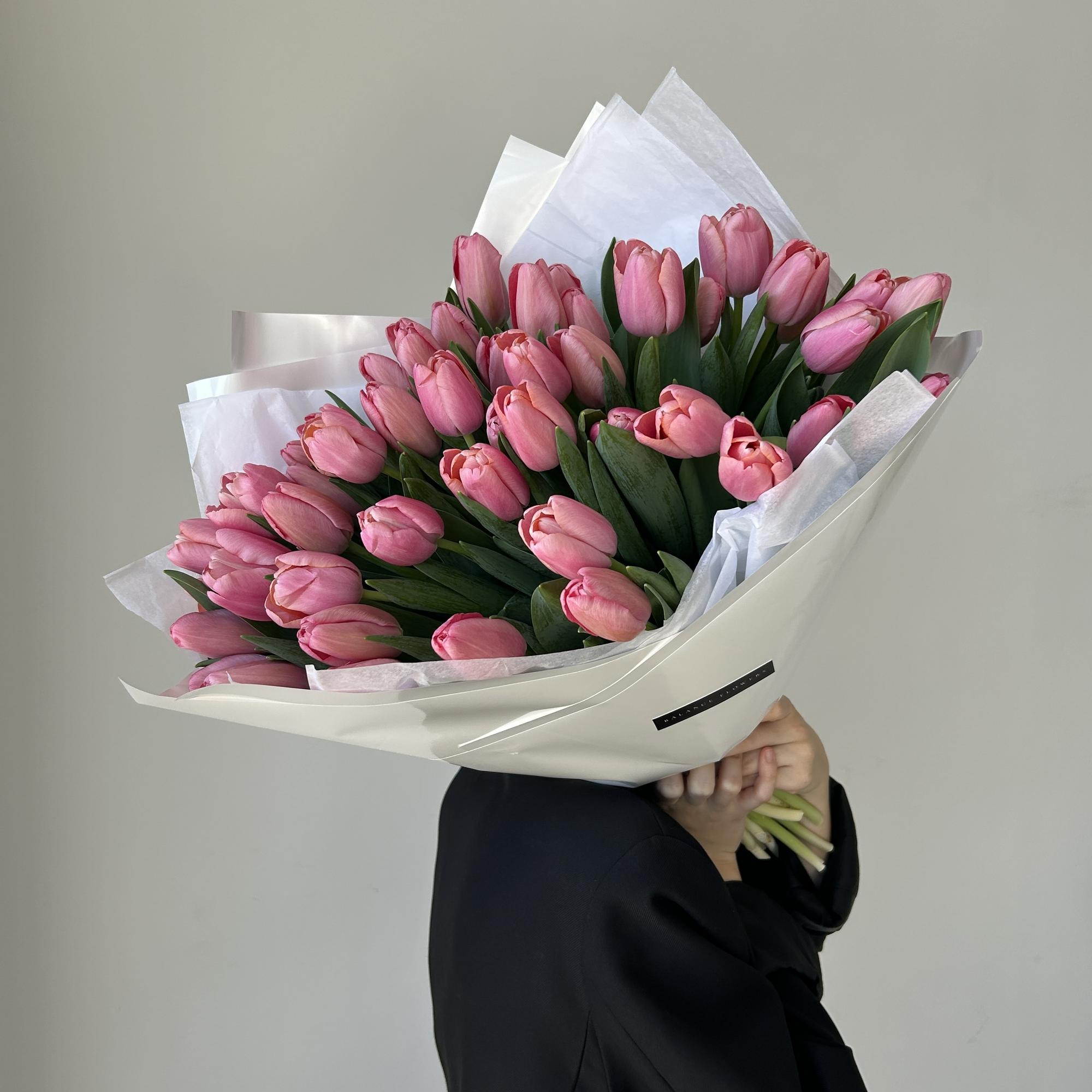 Букет гладких розовых тюльпанов