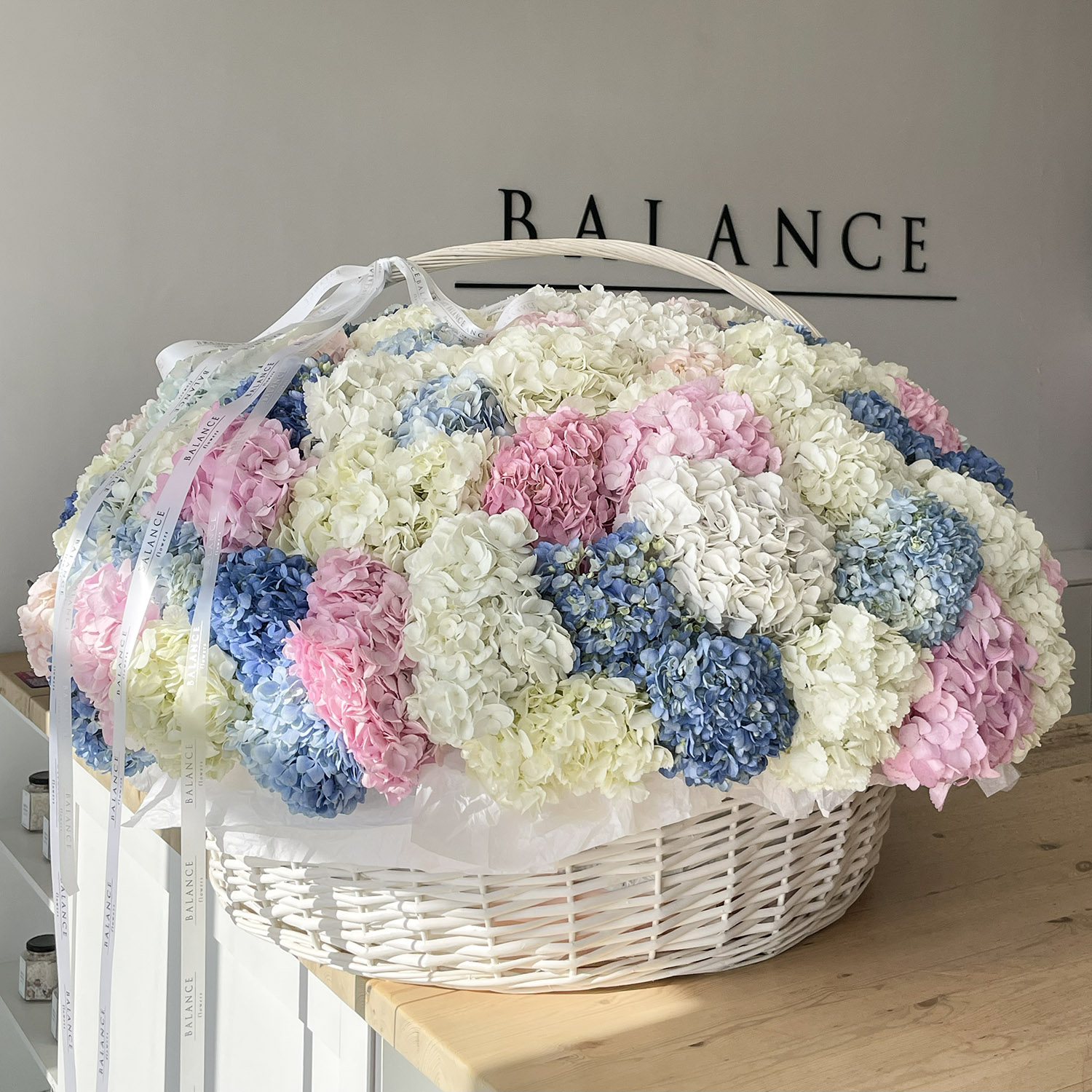 Корзина 101 Колумбийская гортензия