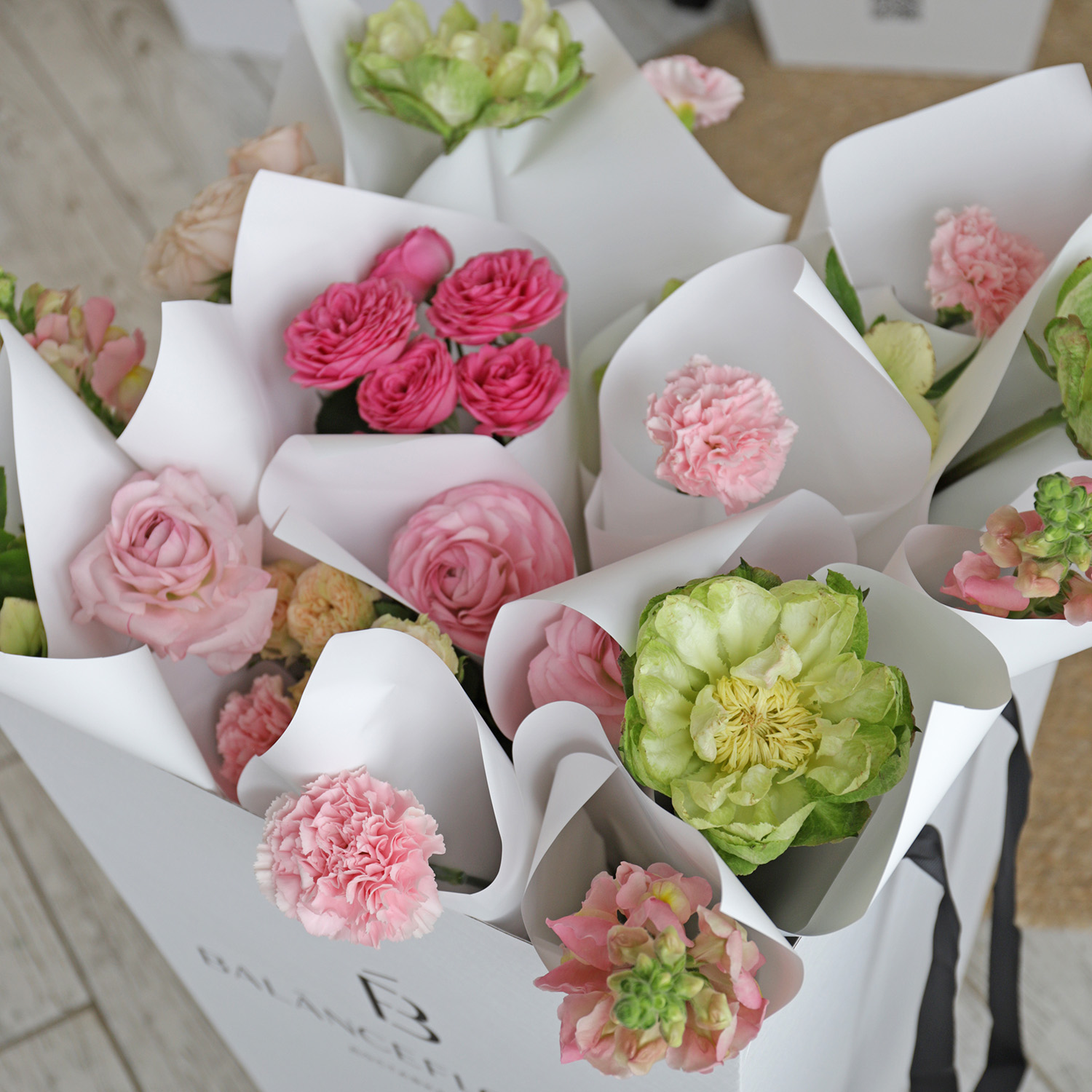 Подписка "Дофаминовый набор цветов для творчества"