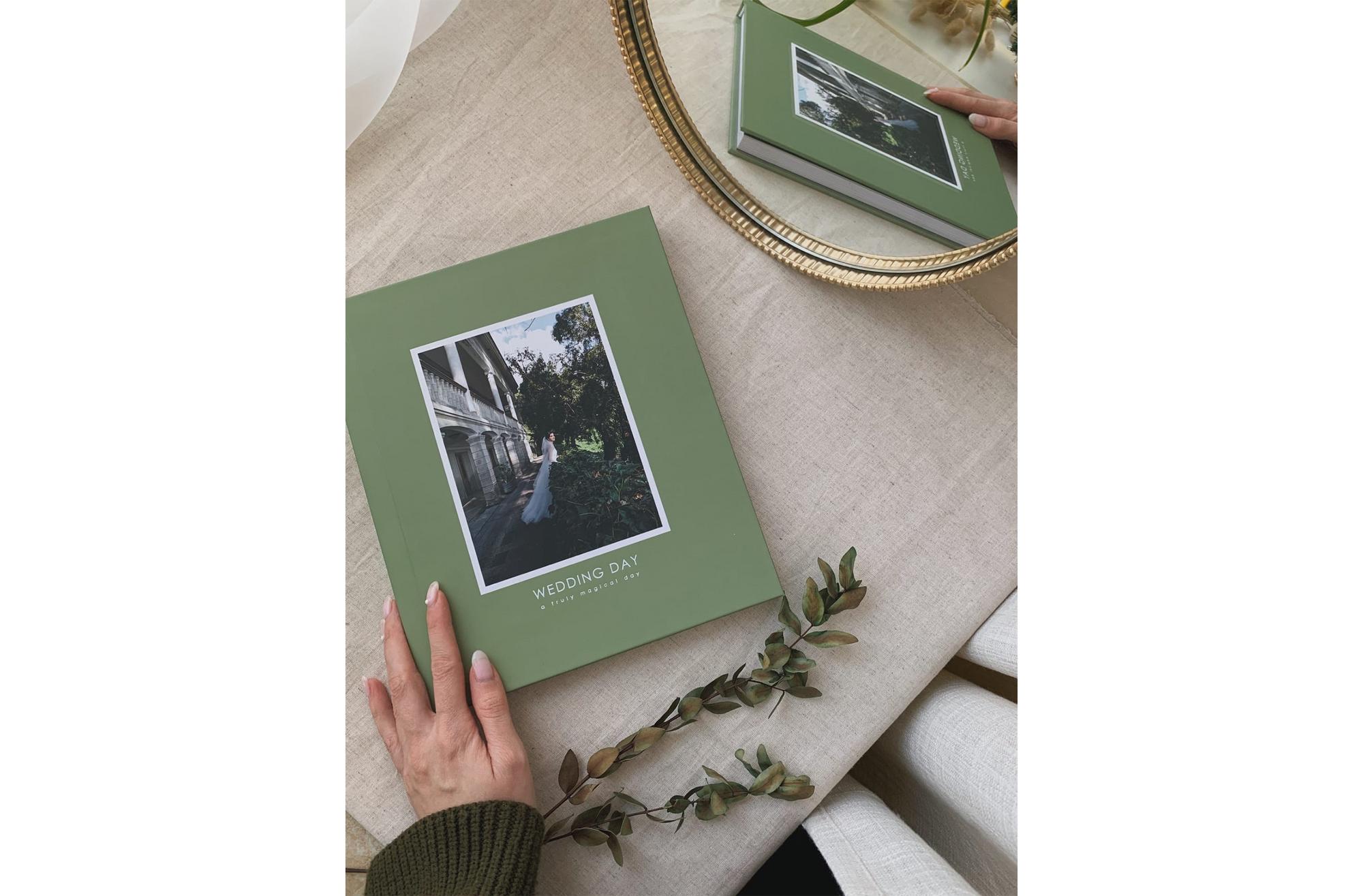 ФОТОКНИГА В МАТОВОЙ ФОТООБЛОЖКЕ ЗЕЛЕНЫХ ОТТЕНКОВ 21х25 СМ