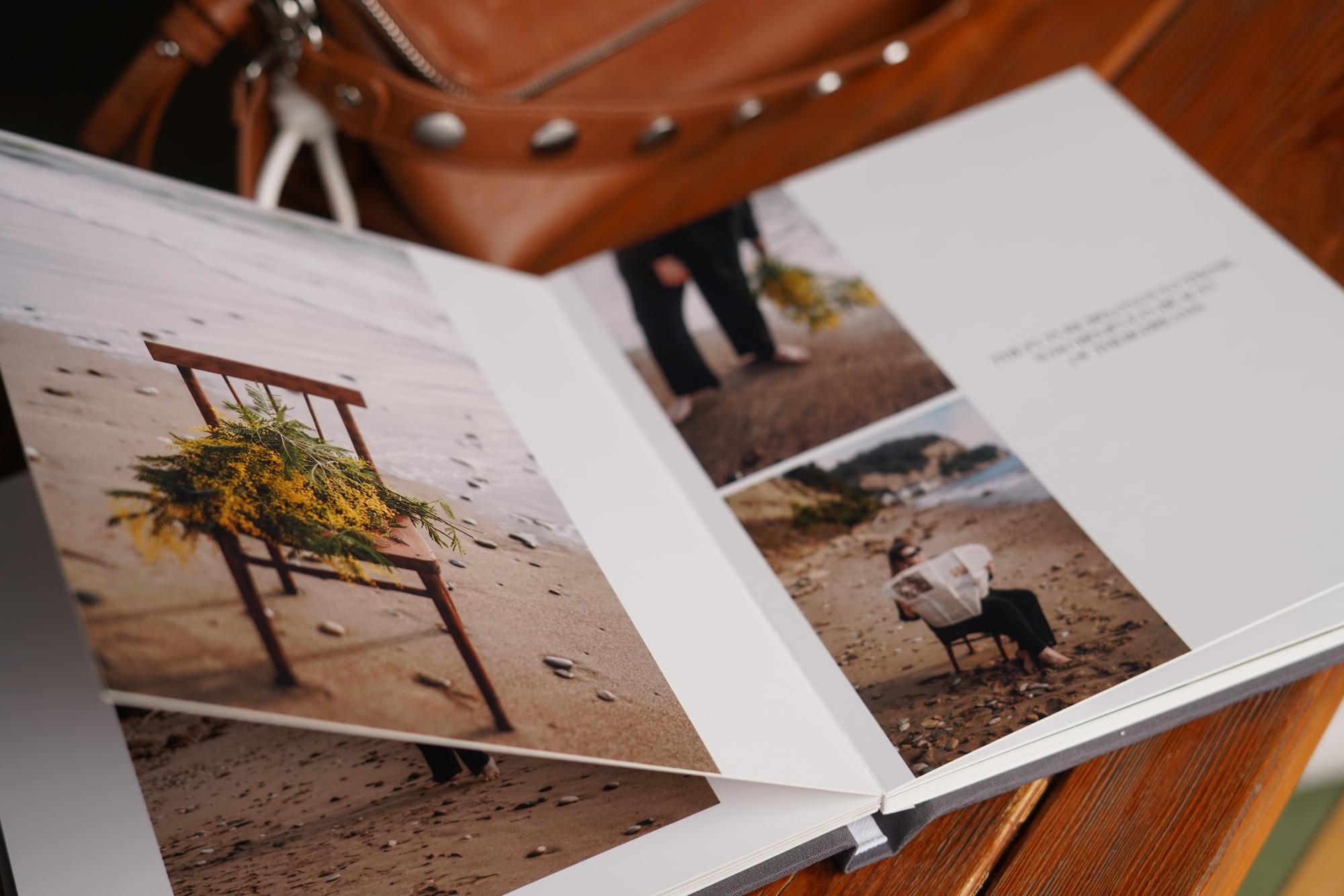 ФОТОКНИГА В ТЕКСТИЛЕ ТЕМНО СЕРОГО ОТТЕНКА 21х25 СМ