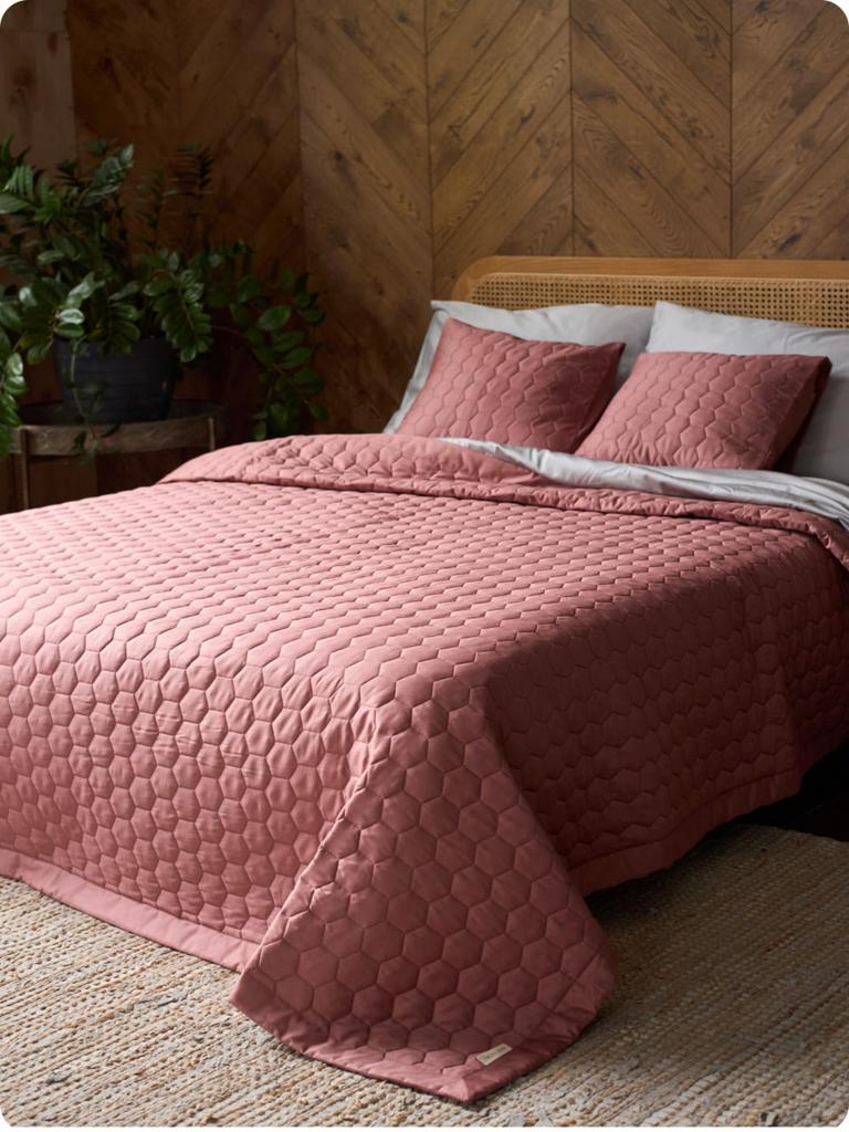 CORAL/Корал, покрывало-плед из сатинового хлопка, цвет коралловый