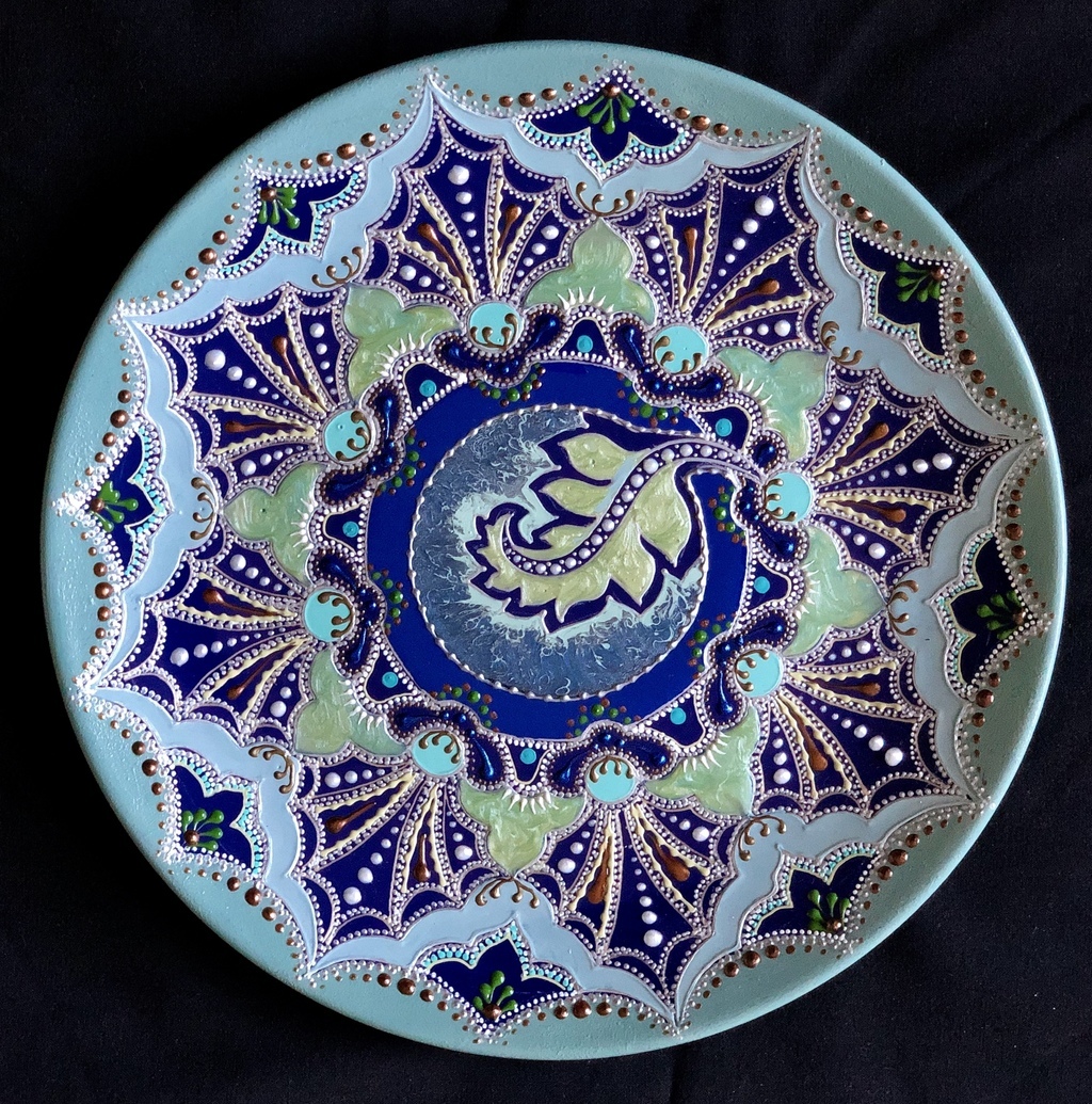 Тарелка декоративная Gloomy light