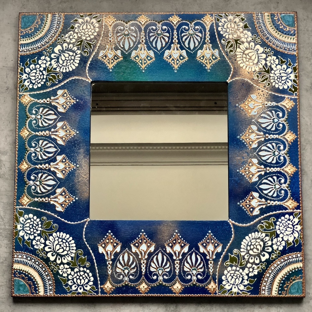 Зеркало интерьерное Chrysanthemum on blue