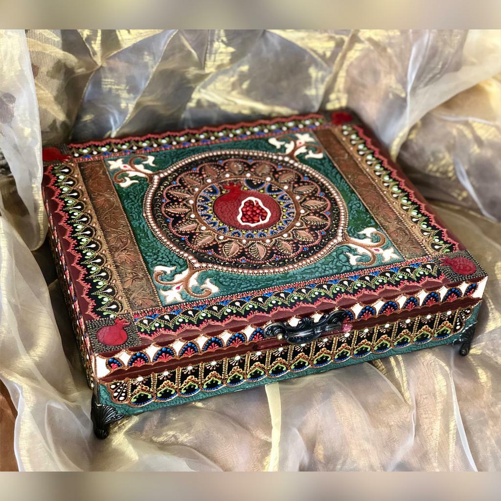 Шкатулка Luxury of pomegranate color