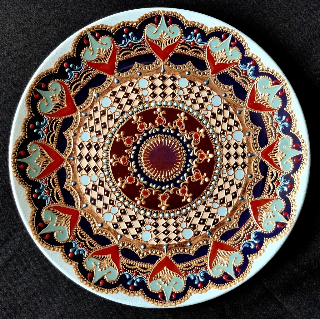 Тарелка декоративная Elliada