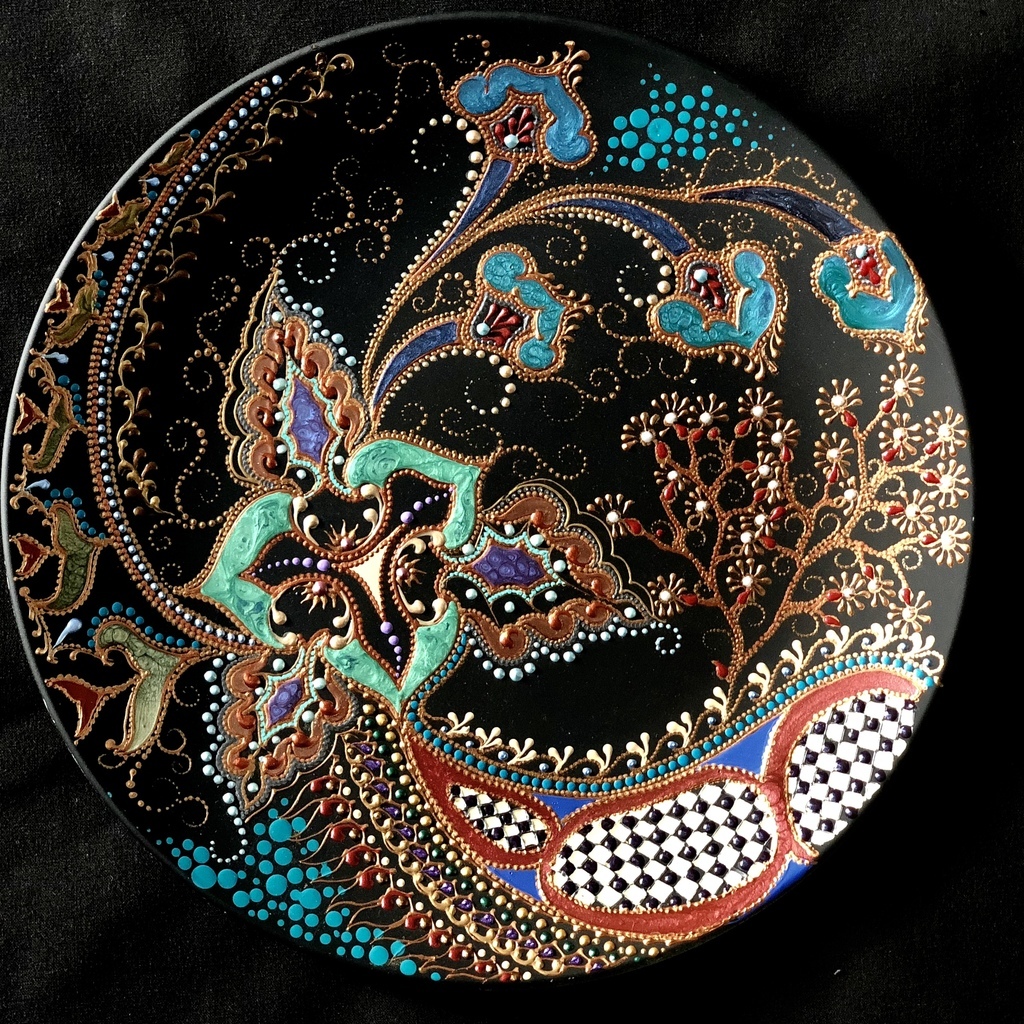 Тарелка декоративная Alice through the Looking Glass