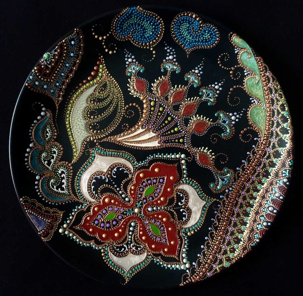 Тарелка декоративная No one Knows Why