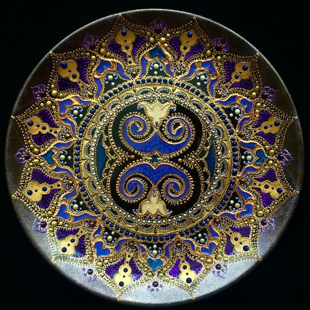 Тарелка декоративная Glory