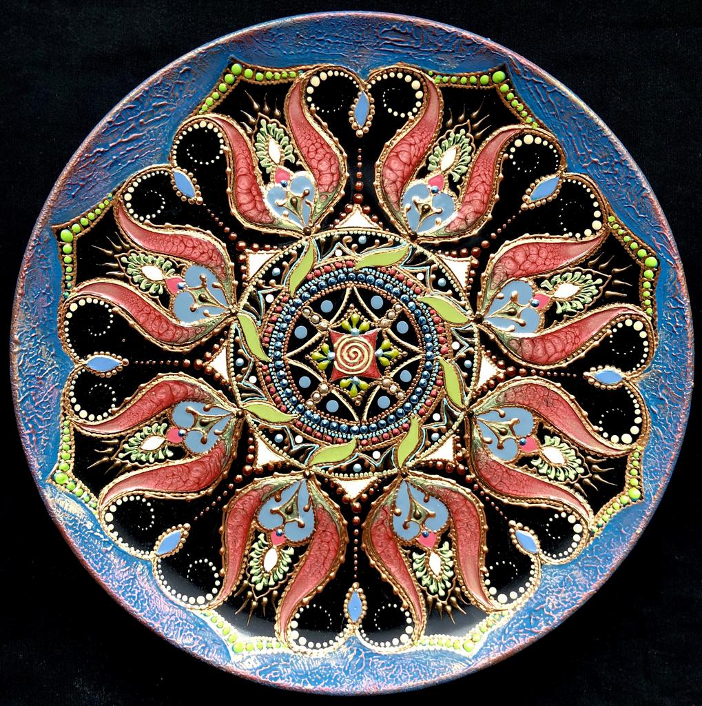 Тарелка декоративная  Carmine tulip