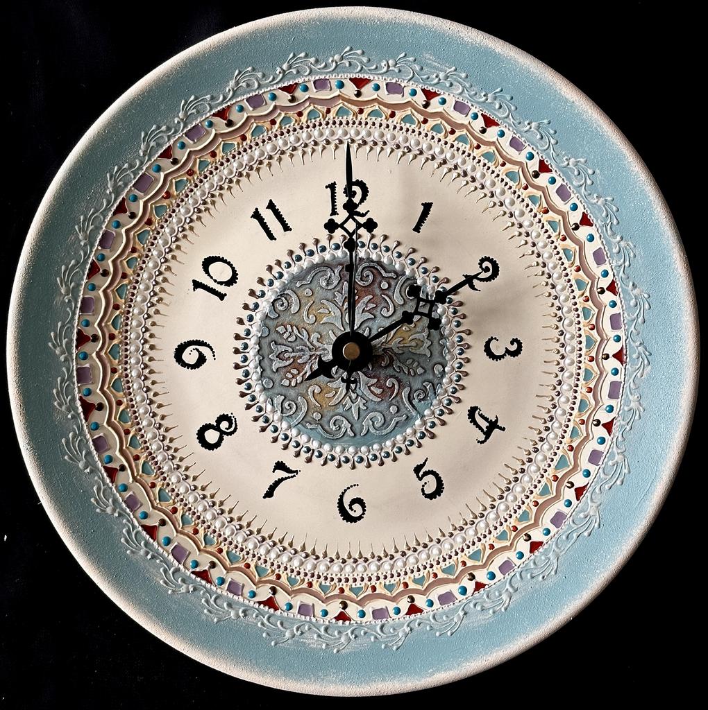 Часы настенные Above the clouds