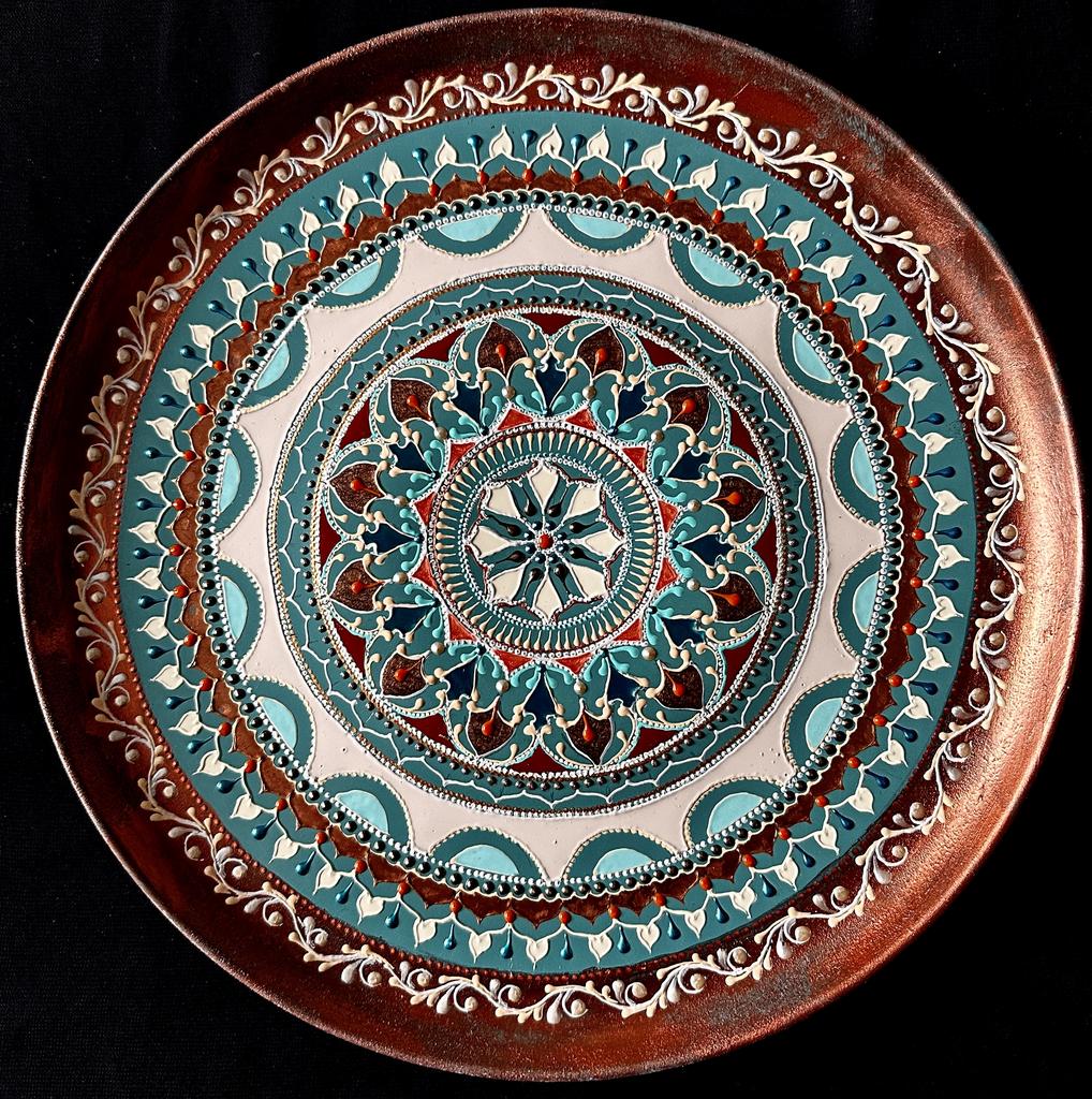 Тарелка декоративная из серии "Bolieuro"