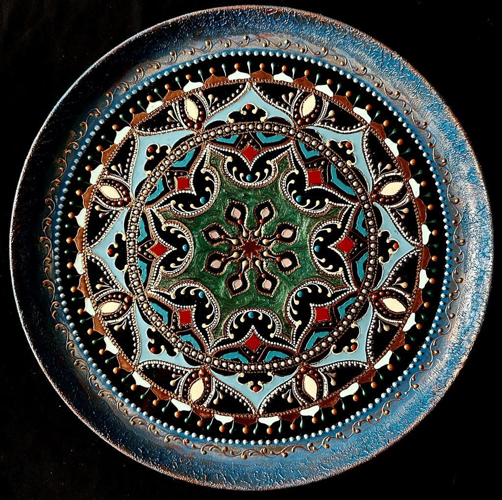 Тарелка декоративная из серии "Bolieuro"