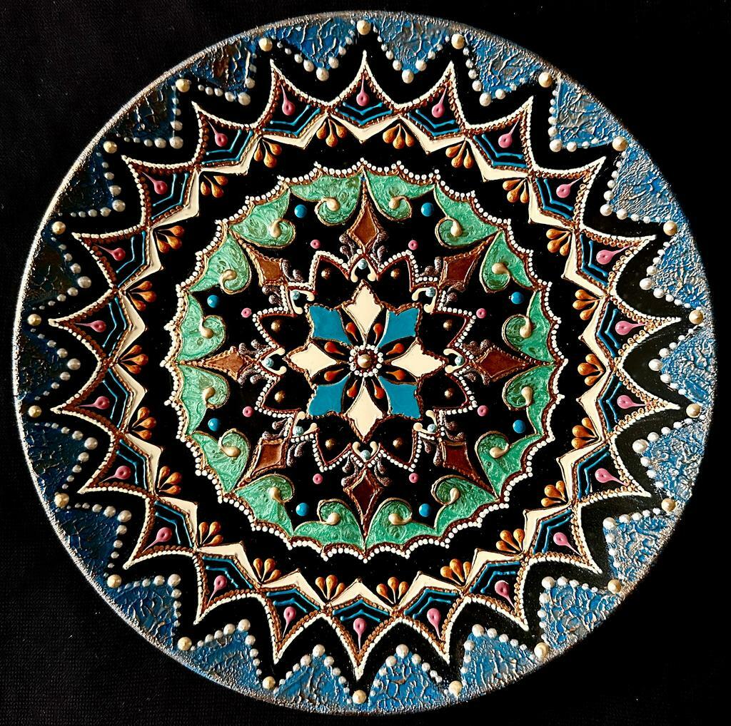 Тарелка декоративная из серии "Bolieuro"