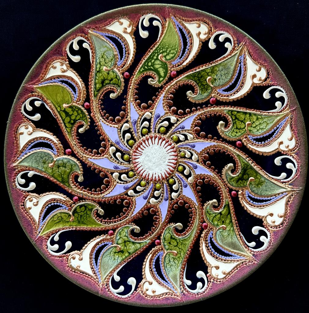 Тарелка декоративная  В объятиях огня