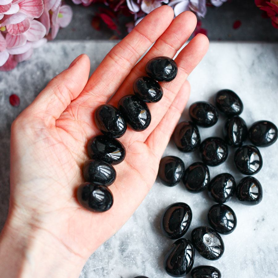 Галтовка черного турмалина (шерла)