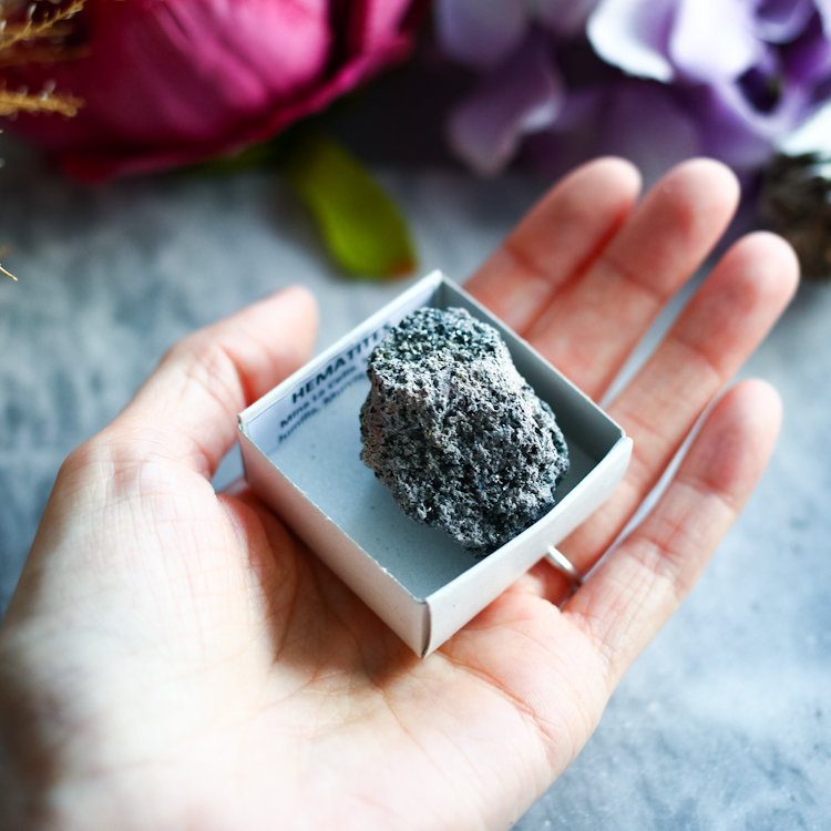 Необработанный гематит