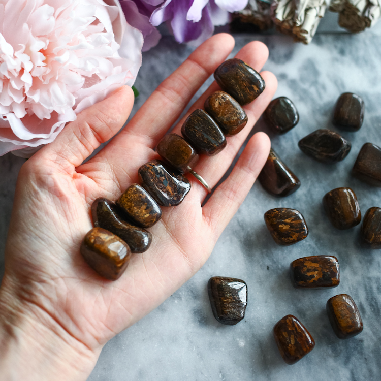 Галтовка бронзита