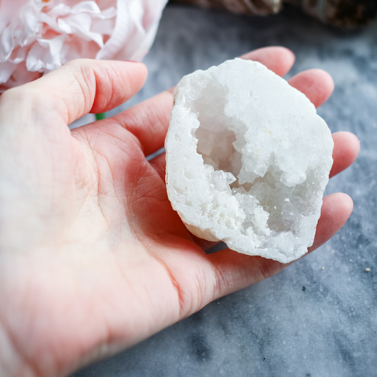 Жеода кварца с кристаллами