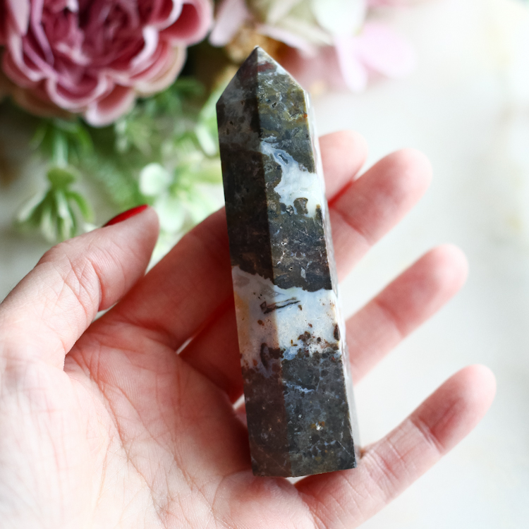 Кристалл-генератор из агата "Крейзи" (Сумасшедший Агат, Кружевной Агат)