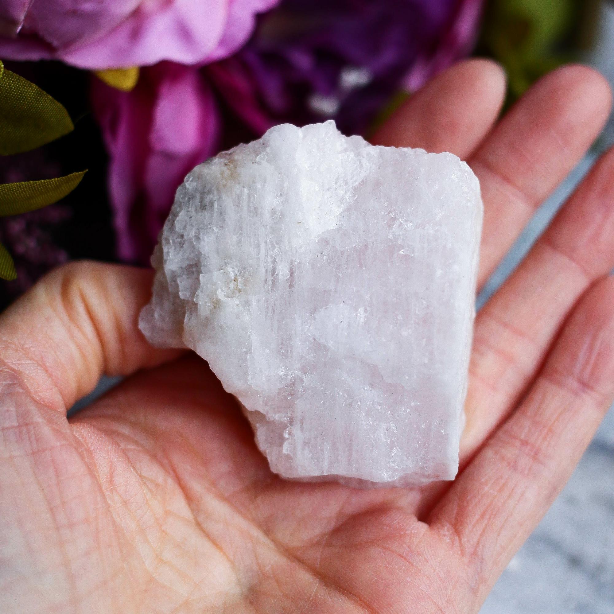 Морганит (розовый берилл) необработанный