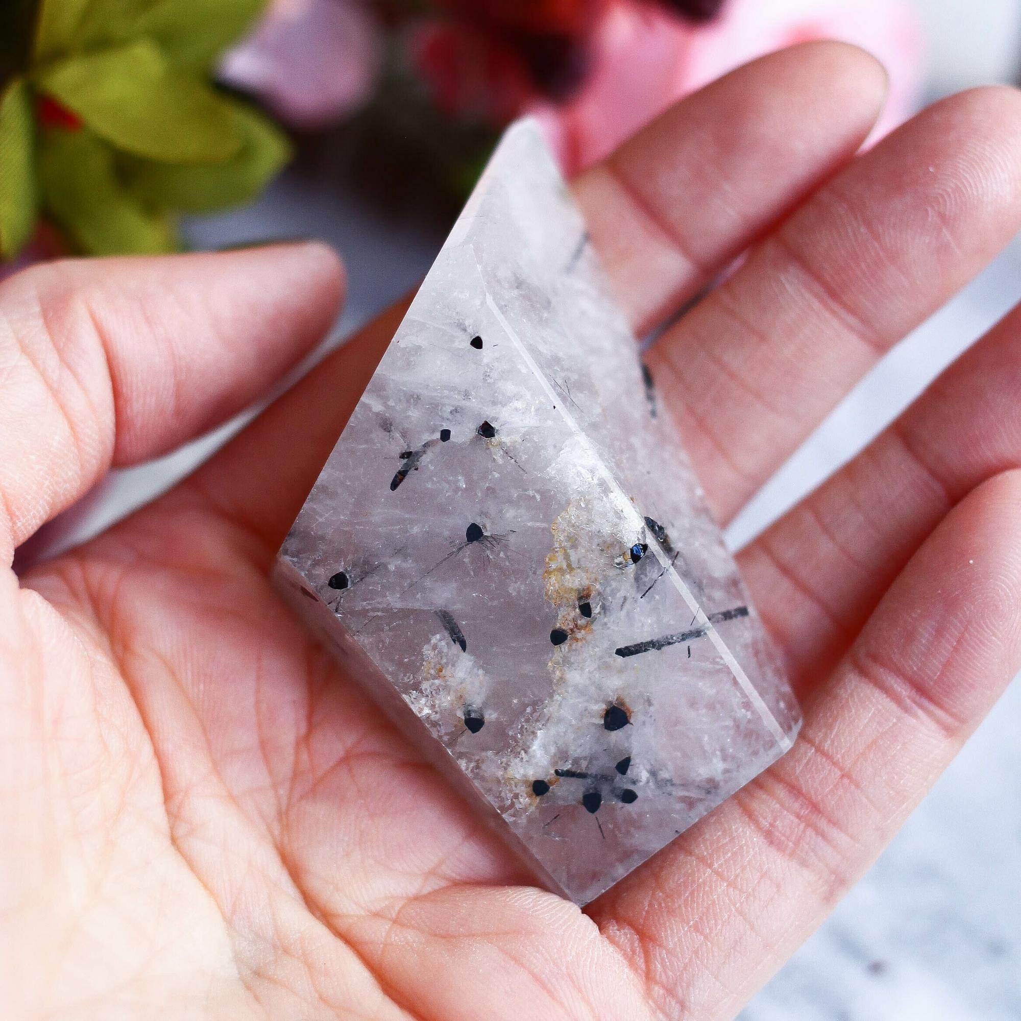 Турмалиновый кварц (кварц с шерлом) ограненный