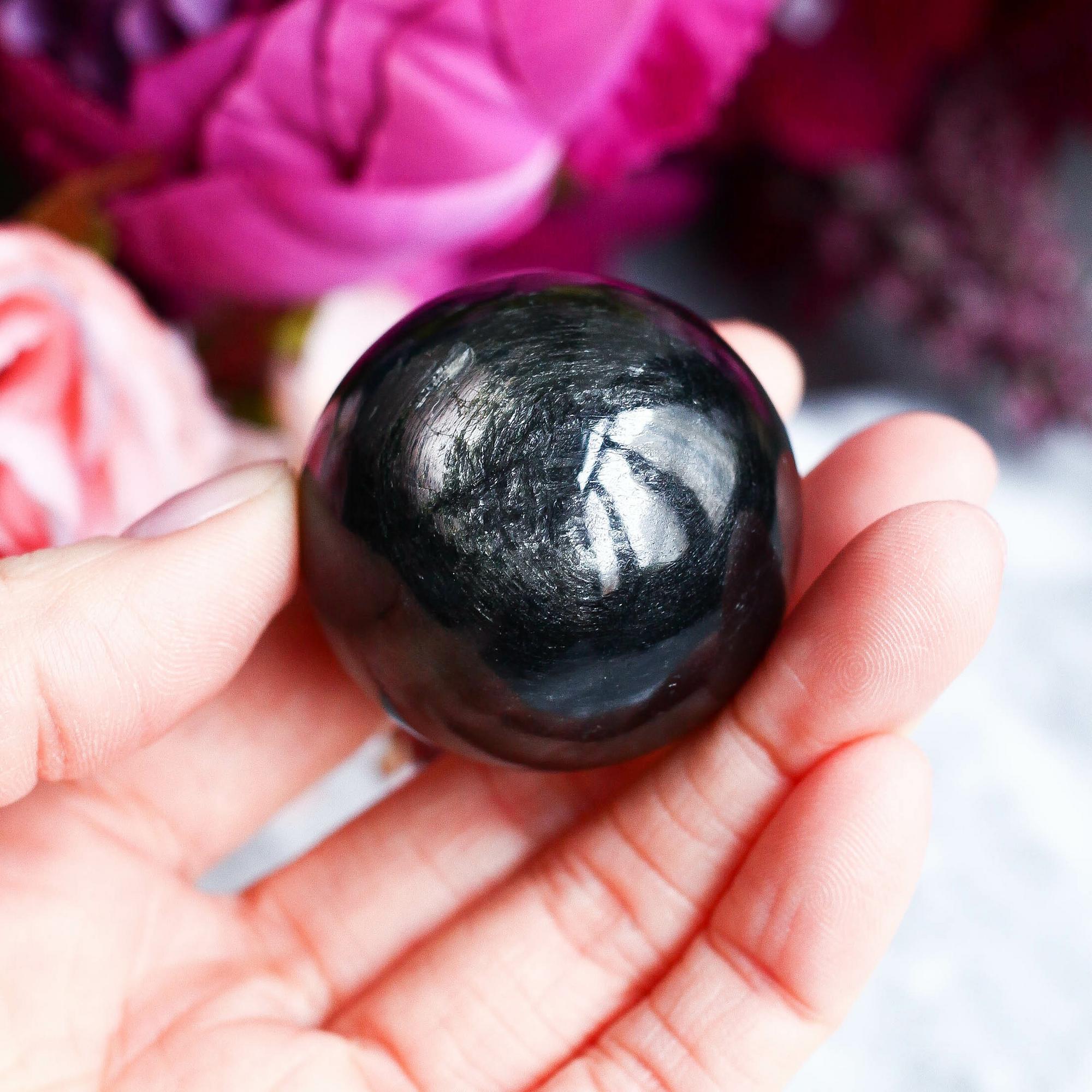 Гиперстен в форме шара