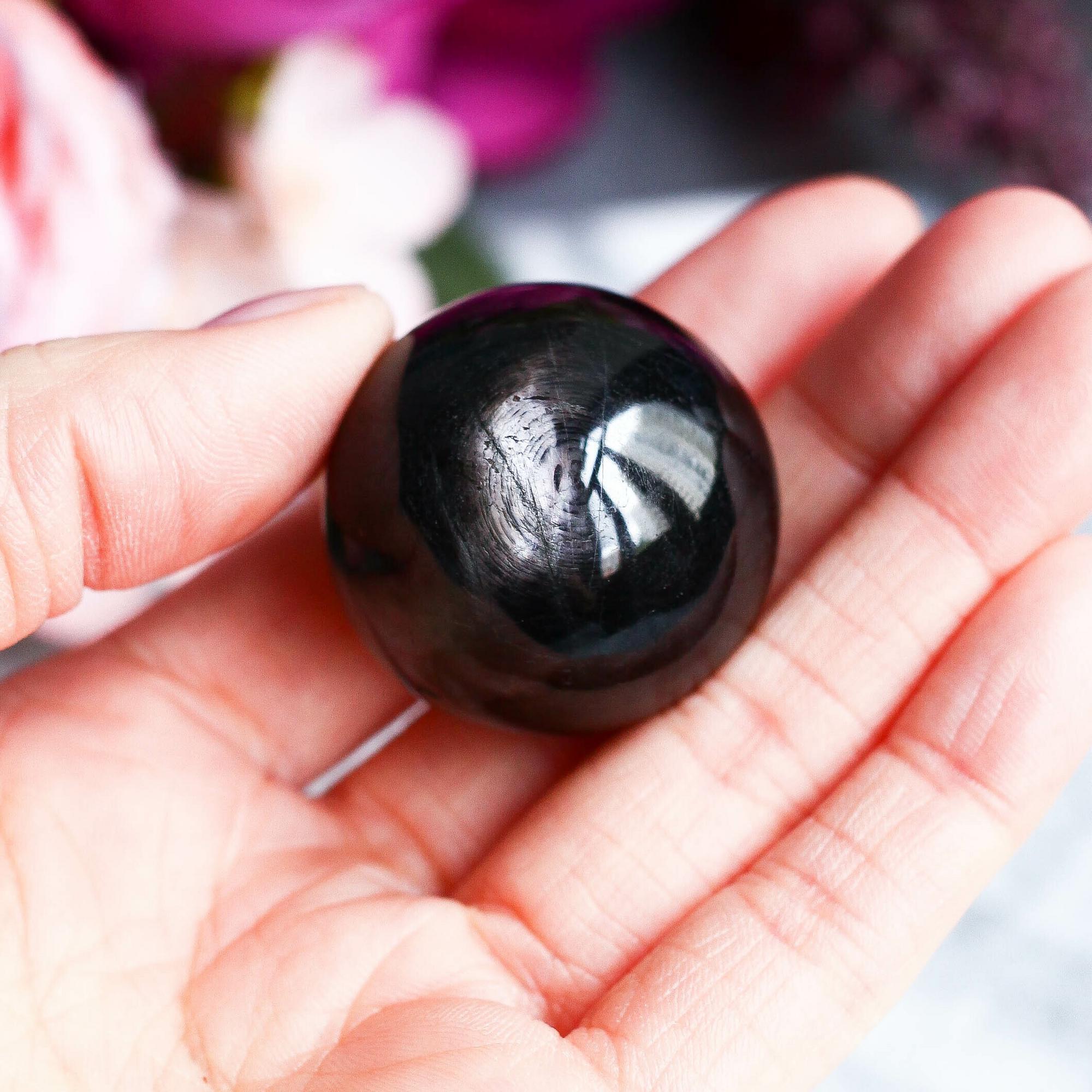 Гиперстен в форме шара