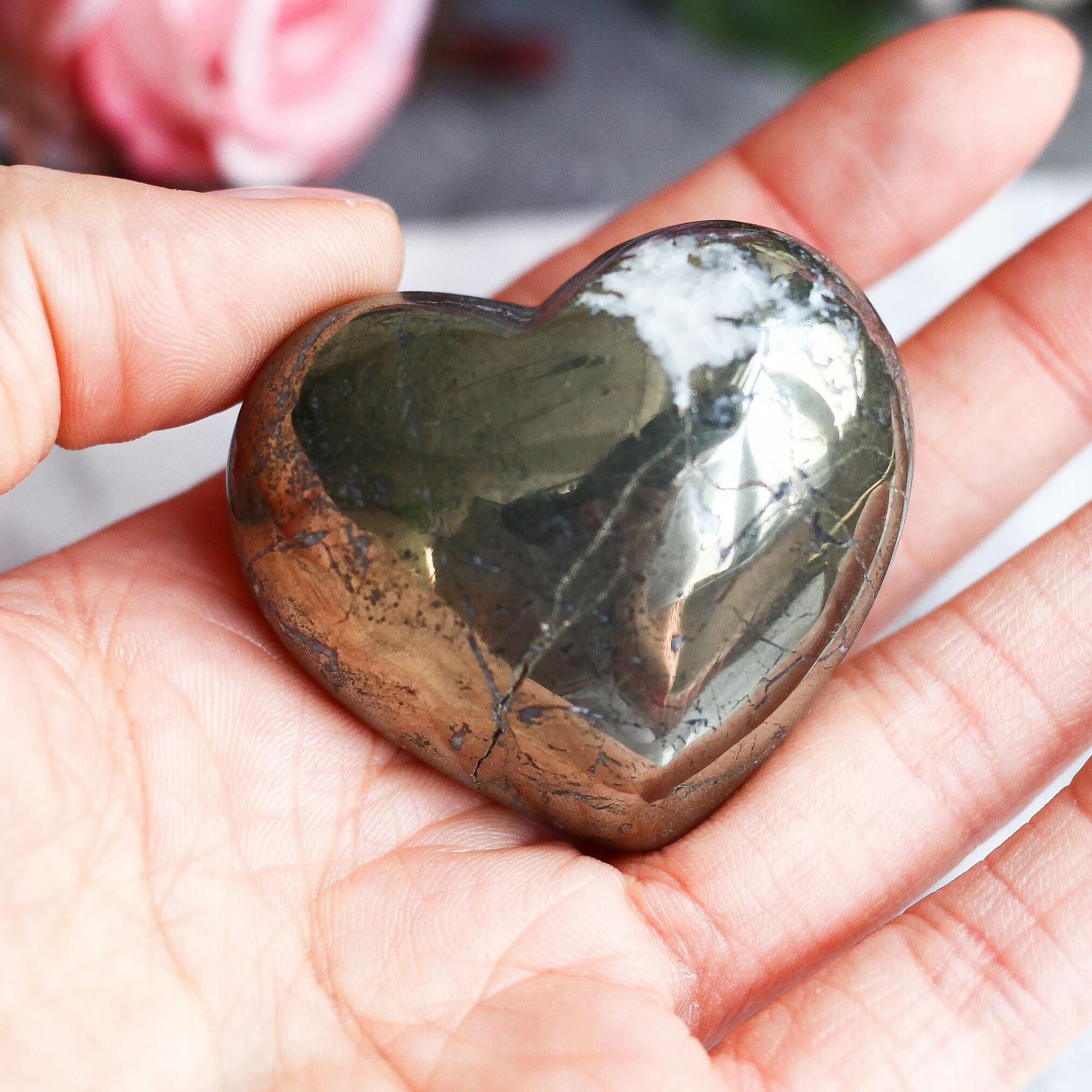 Пирит в форме сердца