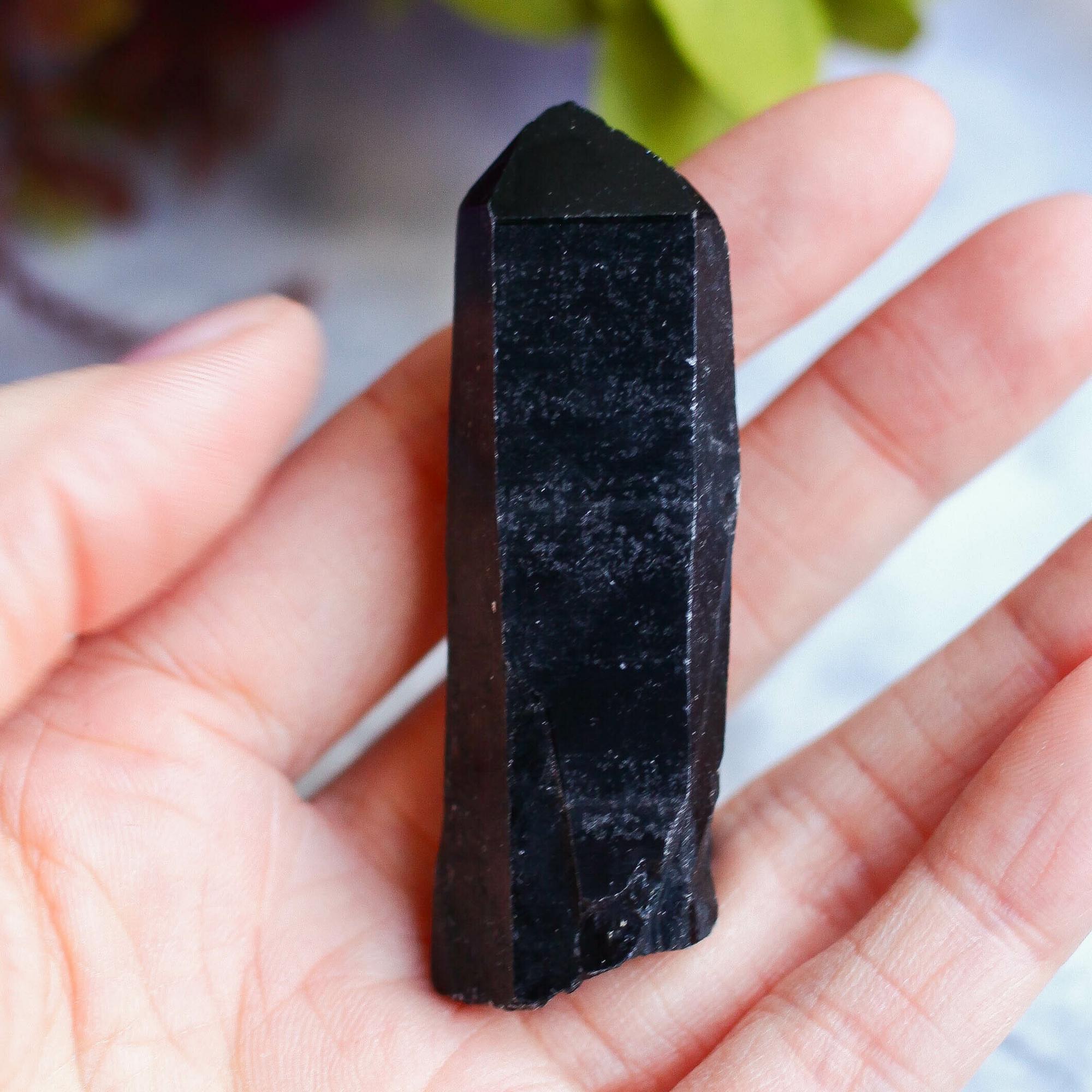 Кристалл облученного раухтопаза ("морион")