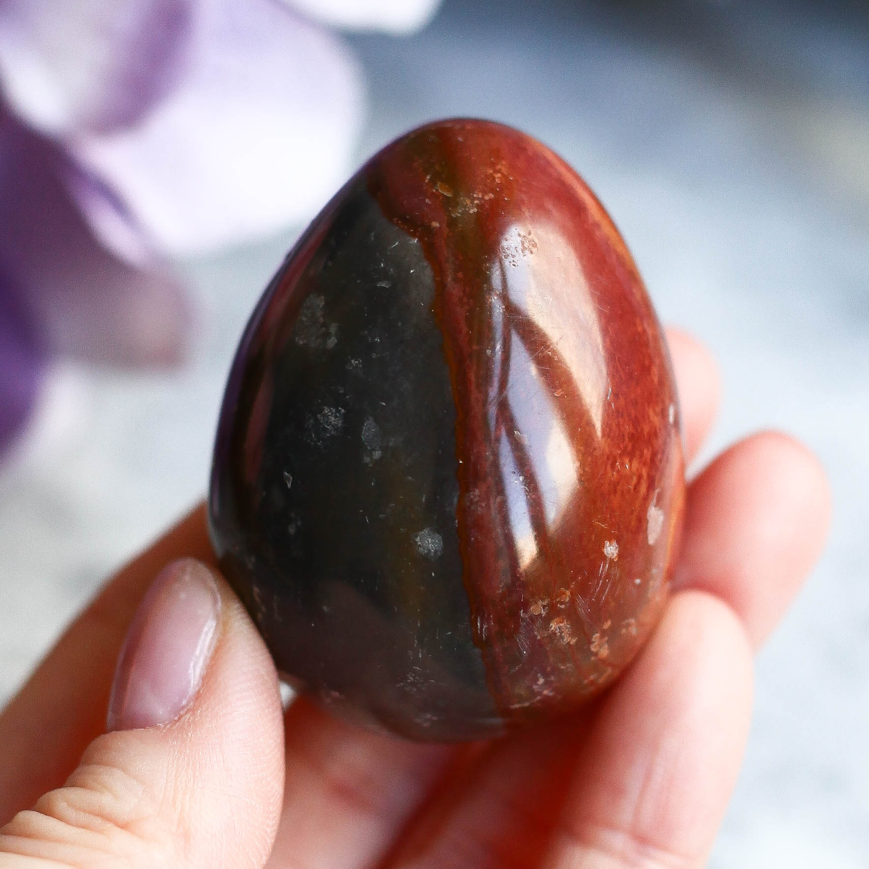 Полихромная яшма в форме яйца