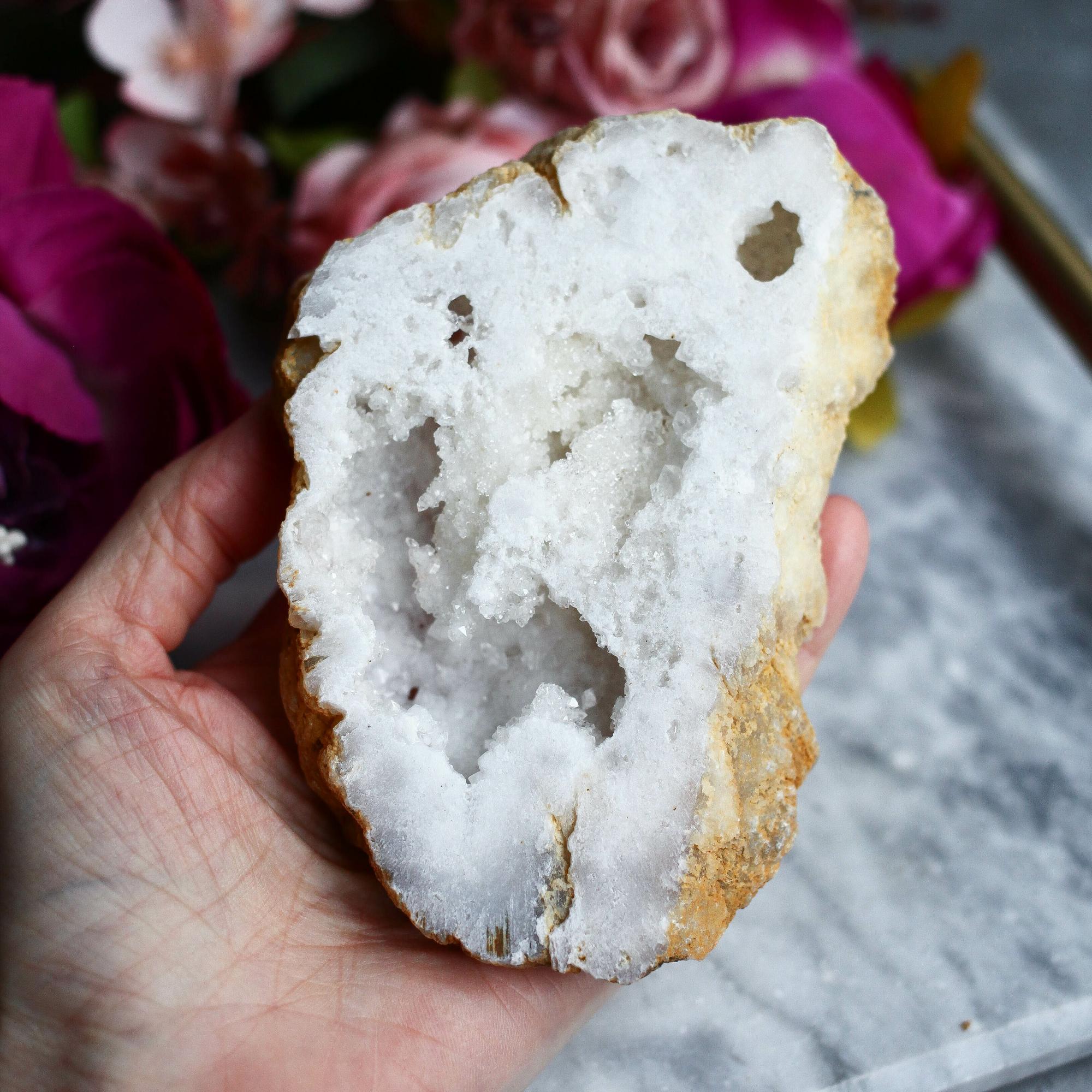 Срез жеоды кварца с кристаллами