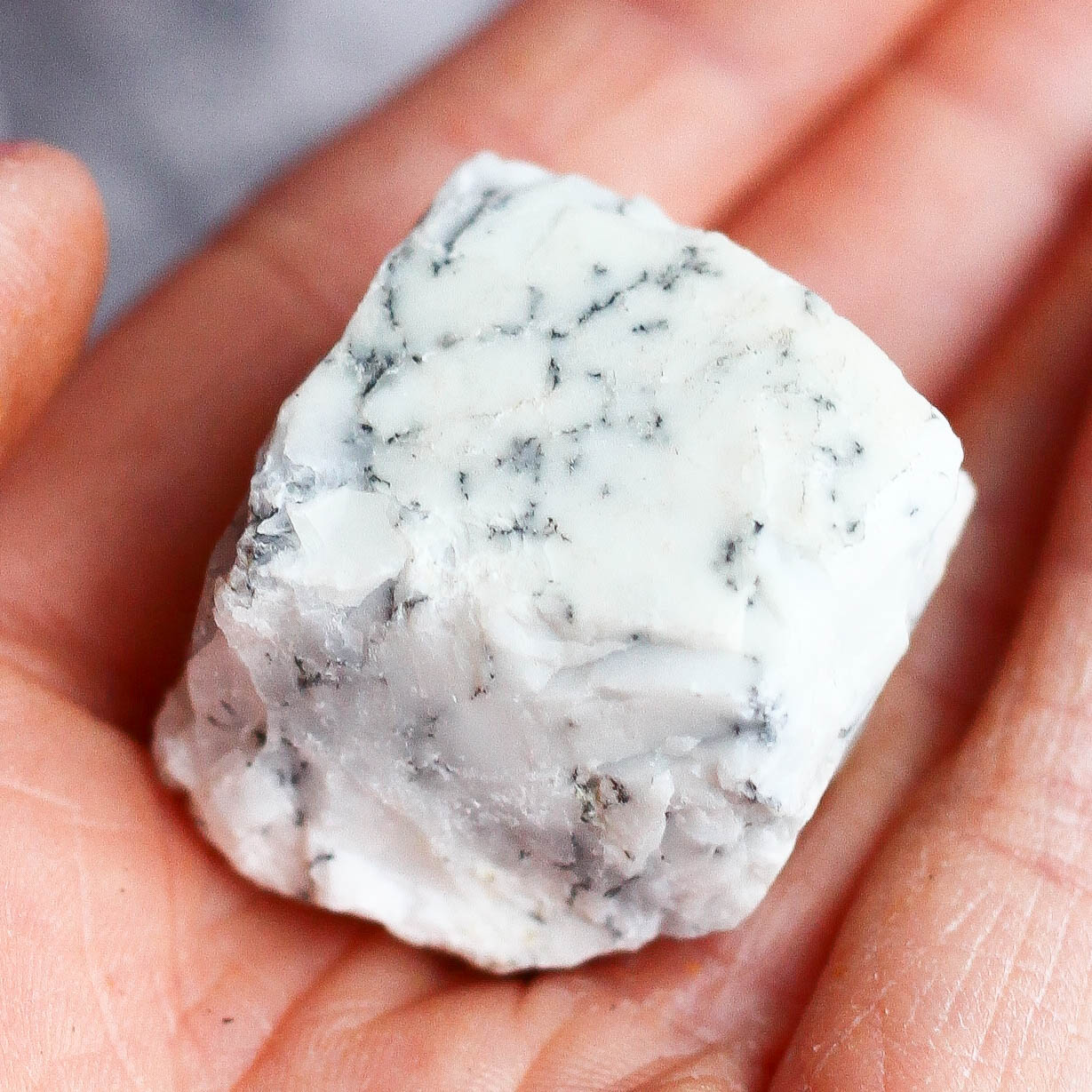 Дендроопал (дендритовый опал) необработанный