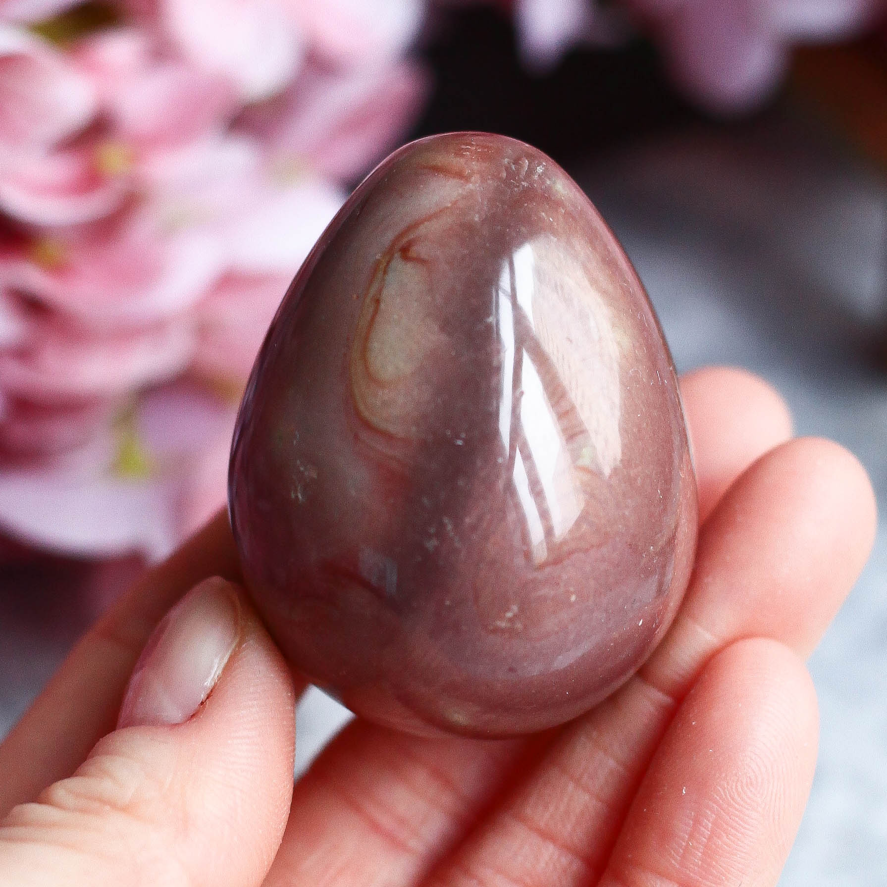 Полихромная яшма в форме яйца