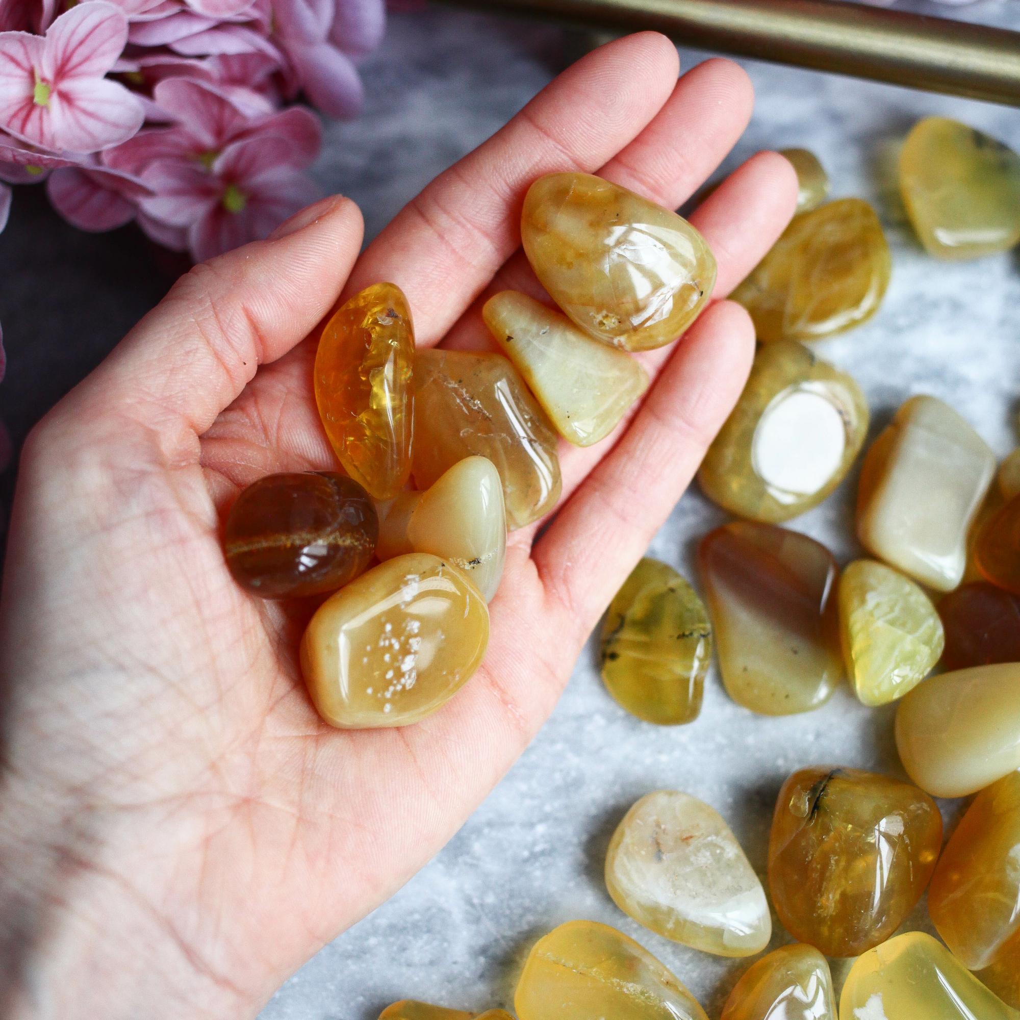 Галтовка желтого опала