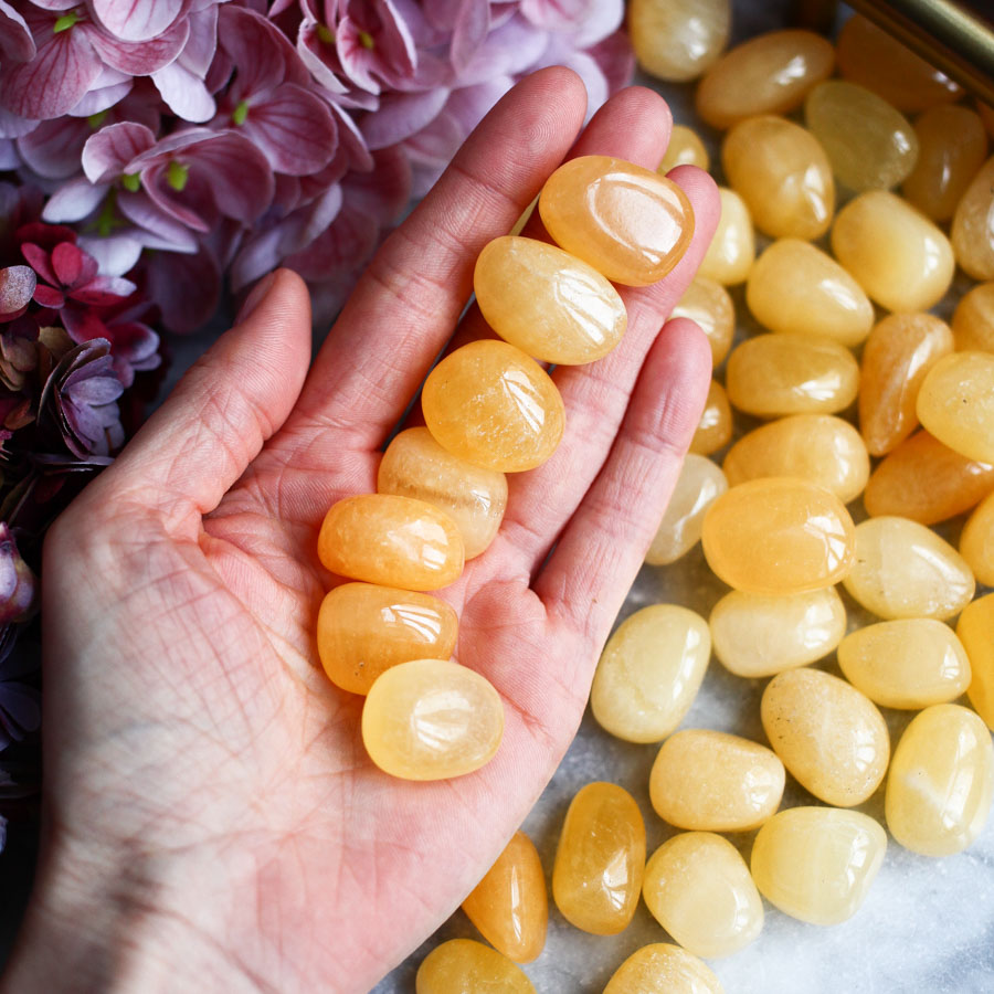 Галтовка апельсинового кальцита